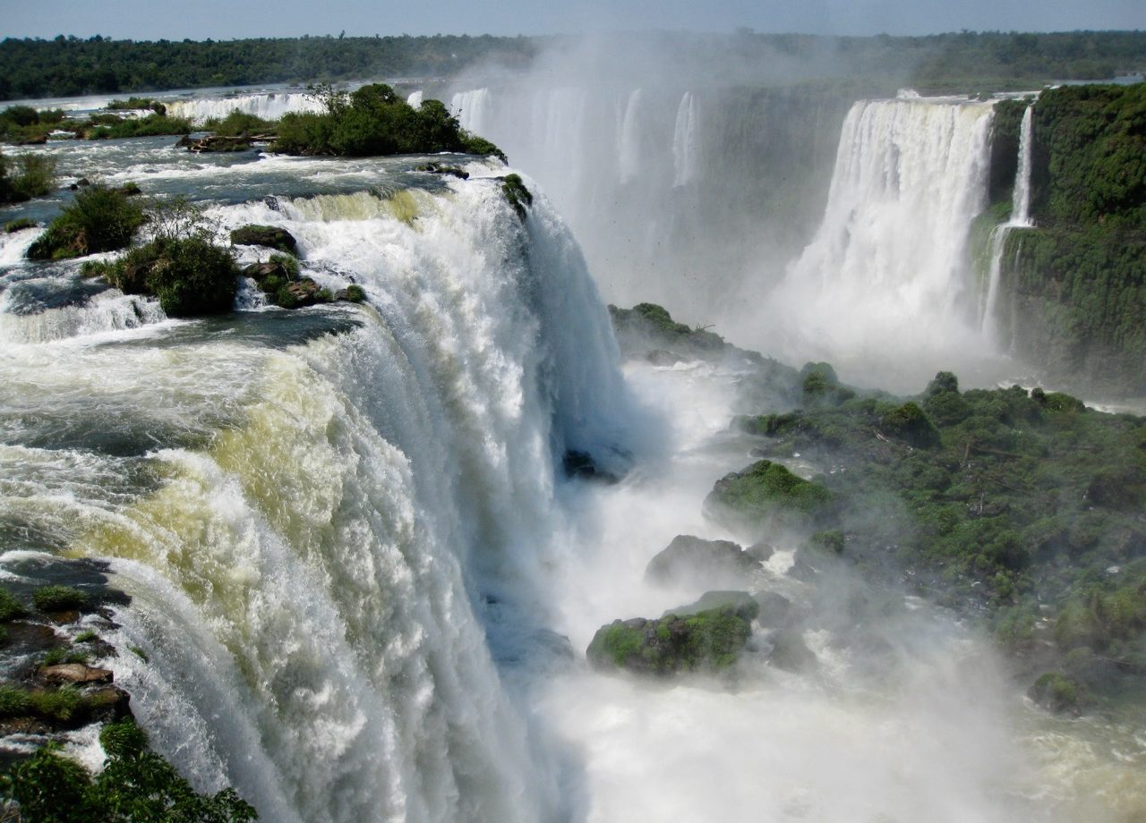 למה אתם חייבים לבקר במפלי איגואסו Iguazú Falls המפלצתיים