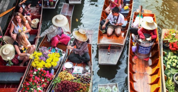 השוק הצף Damnoen Saduak Floating Market, תאילנד