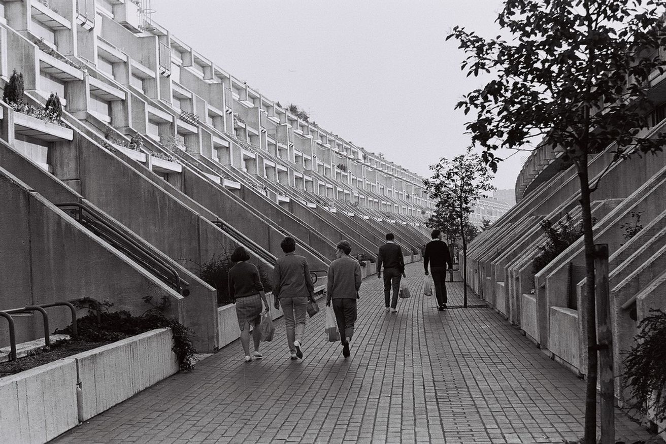 שכונת המגורים הברוטליסטית היוקרתית Alexandra Road Estate