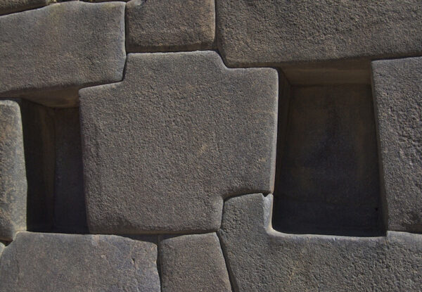 האדריכלות הגאונית של מתחם האינקה המקודש Ollantaytambo