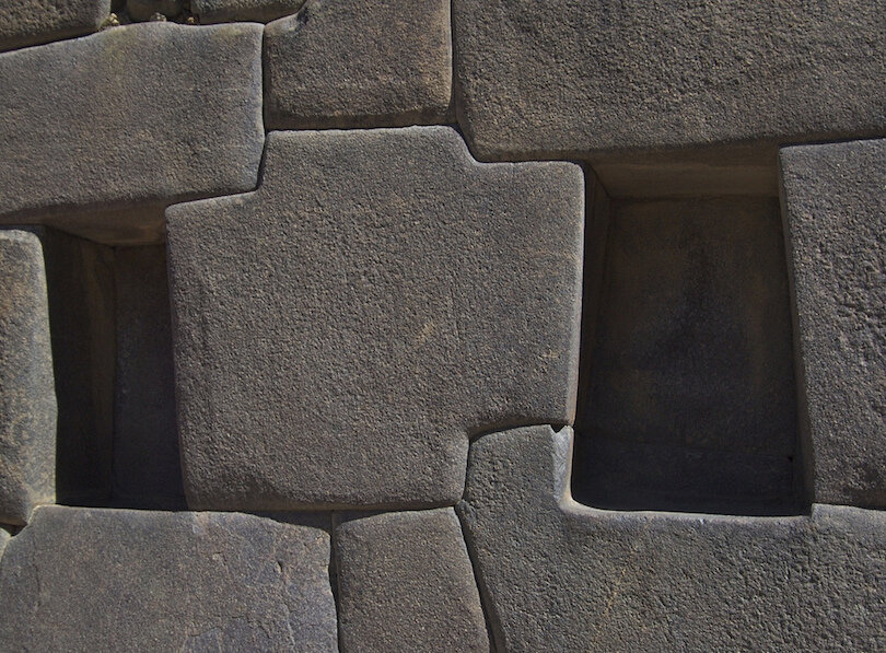 האדריכלות הגאונית של מתחם האינקה המקודש Ollantaytambo