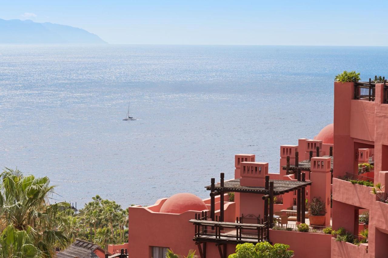 מלון בהשראה מורית: The Ritz-Carlton Abama, ב-Tenerife