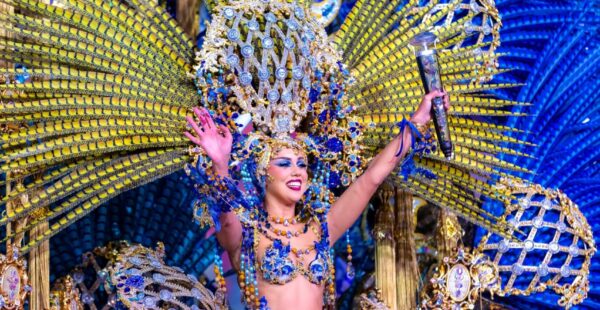 חגיגות קרנבל Carnival festivities in Santa Cruz de Tenerife